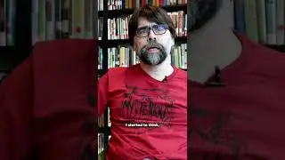 Это сын Стивена Кинга, он же Джо Хилл ✍️