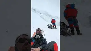 6900m | Haribo on Everest &ndash; A Quick Break Before the Wall 🏔️🍬 #everest #mountaineering