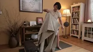 YoginiSonya - Make a Yoga Bolster at Home