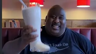 64oz, Thick, Smash Burger Strawberry Shake Boot Chug