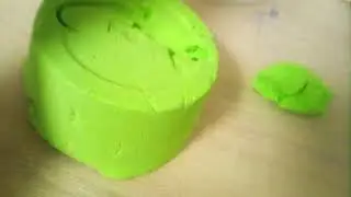 Что в песке ????????? Это...... Нет