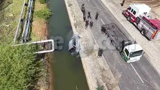 Ambulans a topa cu auto gebolter boca abao den greppel di awa na Zeewijk y kere cu lo tin hende aden