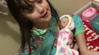 rutina de noche y de d&iacute;a con su mu&ntilde;eca reborn de mi hermana Emilia 