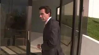Caught on tape: Mail stolen from Aprtment building in Cleveland