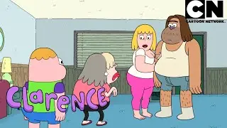 La visita inesperada de la abuela de Clarence | Clarence LA | Cartoon Network