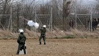 Turkey claims refugees shot at Greek border