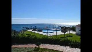 Walking tour of 5-bed beachfront house in El Paraiso