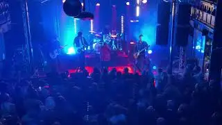 Definitely Oasis 'She's Electric' Live at MacArts