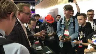 Corporate-Fx Tradeshow magician, Scott Tokar for Dell Technologies, Amsterdam IBC'19