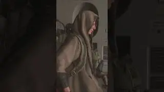 Farah ('Mountaineer' Operator Skin) prepares to drop into the Warzone