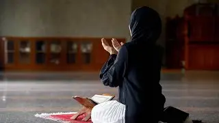 Michaela School: Muslim student loses prayer case