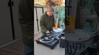 Flowerz Beats on the turntables