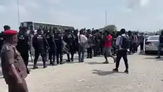 #Lekki toll-gate(heavy security)  Live protest @lekki tollgate.