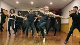 Salsa Choreo Group at the at the San Tropez Bailamos Back to School Night on September 16 2022