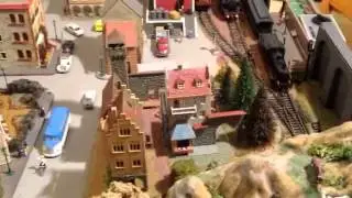 A small Fleischmann HO layout ( DC analogic current)