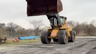 K&oslash;b Gummiged Volvo L330D med skovl p&aring; Klaravik