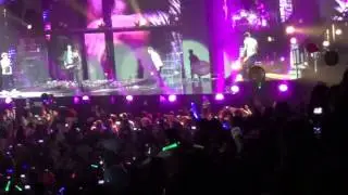 One Direction - Live While We're Young @ Take Me Home Tour, Sportpaleis, Antwerp. (FULL HD)