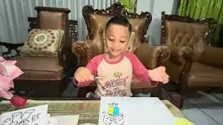 Adek Ozi Belajar mewarnai  