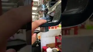Чего не следует делать! Сложная установка шаровой опоры прицепа! Не пытайтесь повторить это дома!...