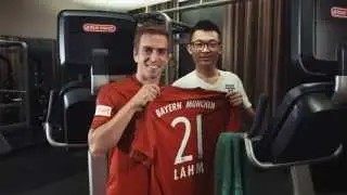 FC Bayern M&uuml;nchen Philipp Lahm special delivery
