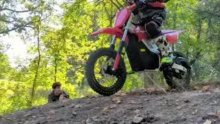 Moon Sponsored Racer Gunner Reviews the Honda CRF E2! - Ride Review