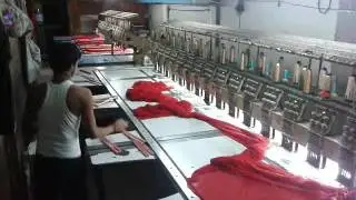 सूरत में एंब्रॉयडरी मशीन पर काम कैसे किया जाता है इस वीडियो में पूरी आप देख सकते हैं