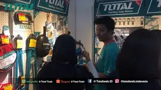 ANTUSIASME PENGUNJUNG DI BOOTH TOTAL TOOLS INDONESIA DI INDOTOOLS & HARDWARE EXHIBITIONS 2019