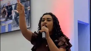 MESMO COM A GARGANTA RUIM ELA CANTOU E A GL&Oacute;RIA DESCEU NA IGREJA 🔥🔥 | NITHELLE XAVIER 