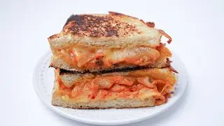 5 Minute Grilled Kimchi Cheese Sandwich