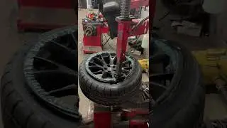 2017 Dodge Challenger Scat Pack Tire Mounting