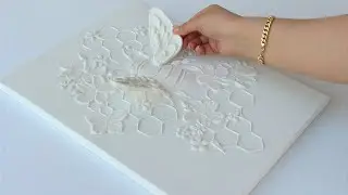 You Won’t Believe This White 3D Painting Is Made Only with Texture Paste