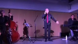 Tom Torel interpr&egrave;te 