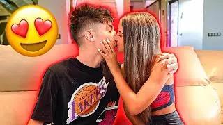 ME BESO CON LA CHICA QUE ME GUSTA... **delante de todos**