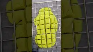 Satisfying Yellow Seahorse Kinetic Sand Cutting & Pressing 🌟 ASMR Relaxing Sound