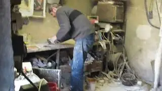 Bronze melting - taven&iacute; bronzu