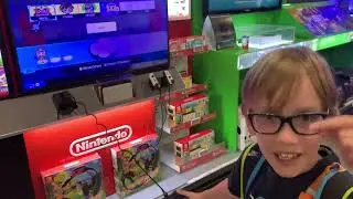 Играем на Nintendo в Demo игры в магазине