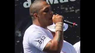 Fala Manso Capoeira cantando 