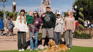 Veteran Surprised with Walt Disney World Family Vacation | The WWOD: Holiday Spectacular