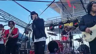 SOUTH SUMMIT - RUNAWAY (Live)