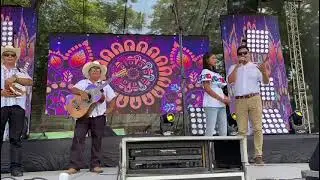 Arranca la fiesta de XV años de Isela