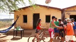 Seu Mane vê um carro preto e pensa que é o prefeito