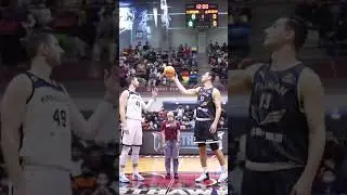 OMG tinggi banget pemain basket ini 😲