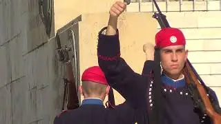 Evzones Greek Presidential Guard  &Tau;omb of Unknown Soldier  Monument in Athens   15 - 11 - 2025