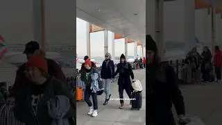Киану Ривз и его девушка ❤️Александра Грант, держась за руки, прибыли в международный аэропорт им...