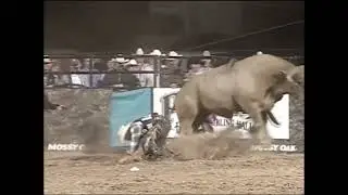 Bobby Capps vs Tombstone - 00 PBR Laughlin (86 pts)