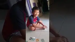 Genta berlatih sebelum turnamen tepuk kartu..