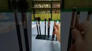 Black and gold magnetic makeup brushes made by MHLAN
