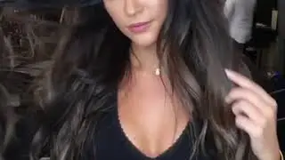 black wavy wig