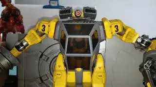Joy Toy North Maintenance Mech action figure for your 1:18 scale action figures. Another great mech.