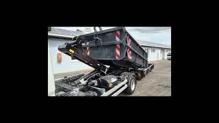Mitsubishi Fuso City Abrollkipper stapelbaren Container Hooklift